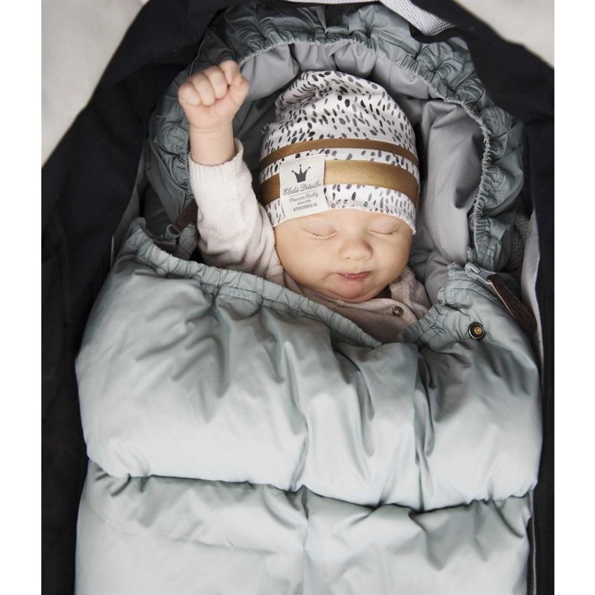 Elodie - Winter Beanie Dots of Fauna