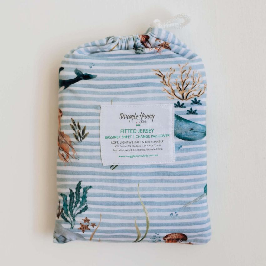 Snuggle Hunny - Spannbezug für Wiege, Kinderwagen & Wickelmatte Wale