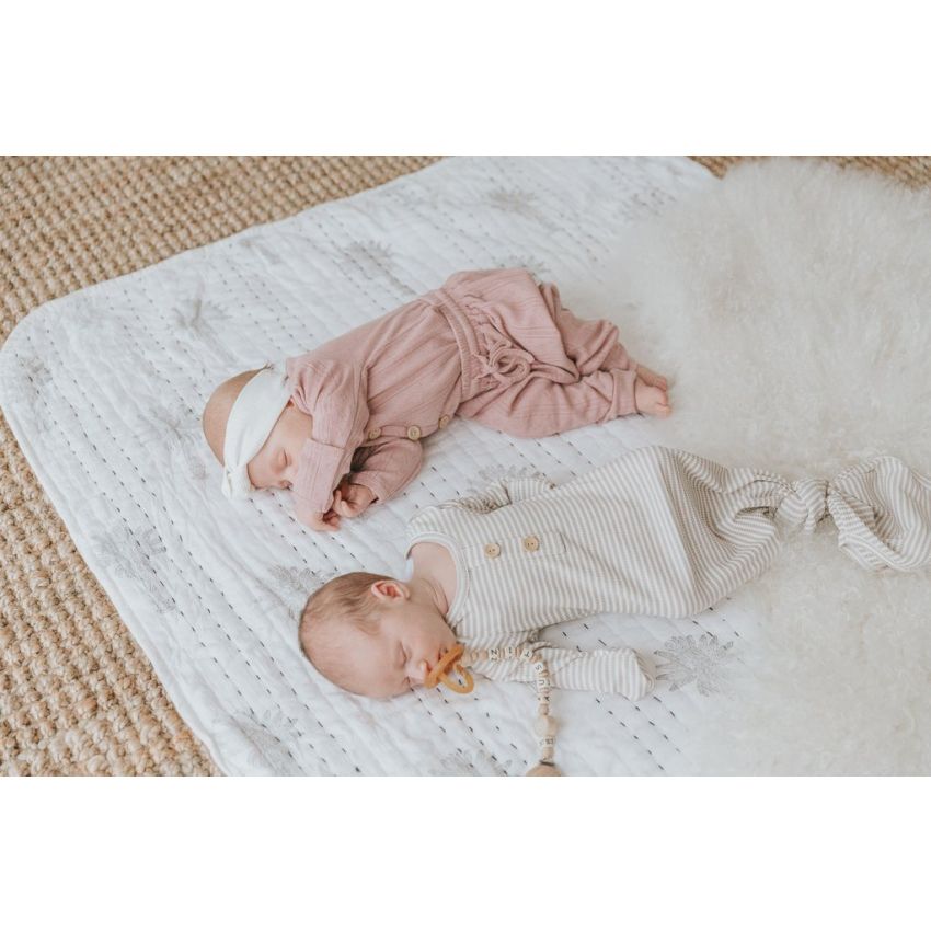 Two Darlings - Strampelbody geknöpft Fawn Stripe