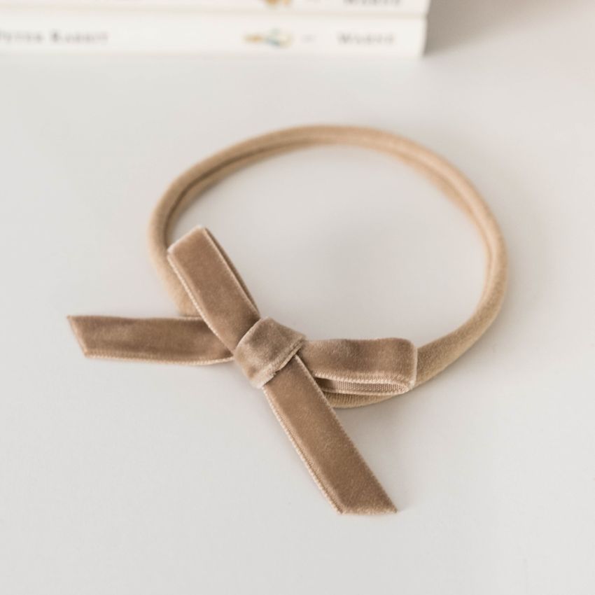 Snuggle Hunny - Haarband mit Samtmäschchen Pebble