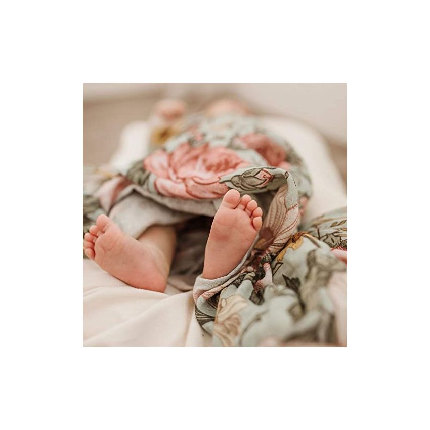 The mini scout - Muslin Swaddle Garden Floral Sea Foam