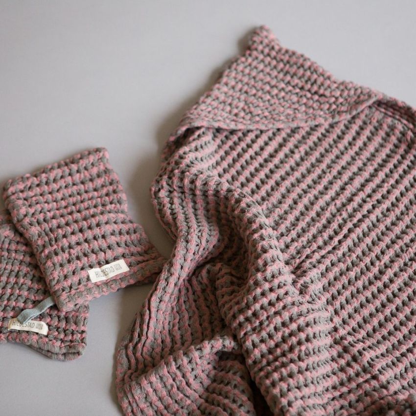 Hildestad Copenhagen - Waffel Badetuch Stormy Rose