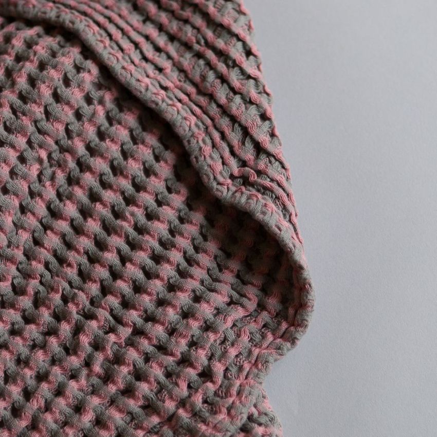 Hildestad Copenhagen - Waffel Badetuch Stormy Rose