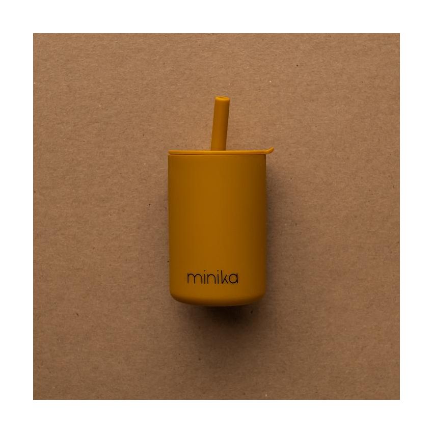 Minika - Silikonbecher mit Trinkhalm