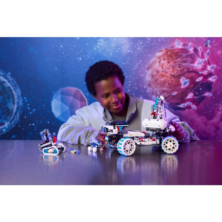 LEGO® Technic 42211 - Lunar Outpost Mondrover-Raumfahrzeug