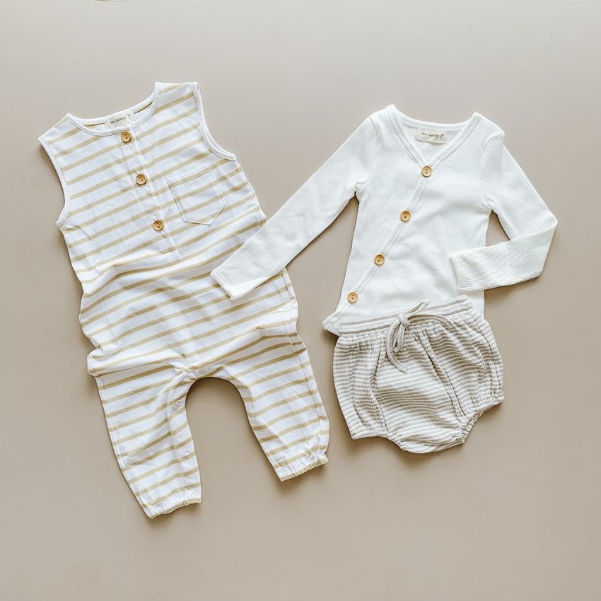 Two Darlings - Golden Stripe Strampler kurz