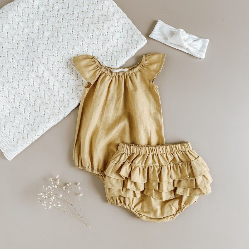 Two Darlings - Shorties Golden Leinen Ruffle