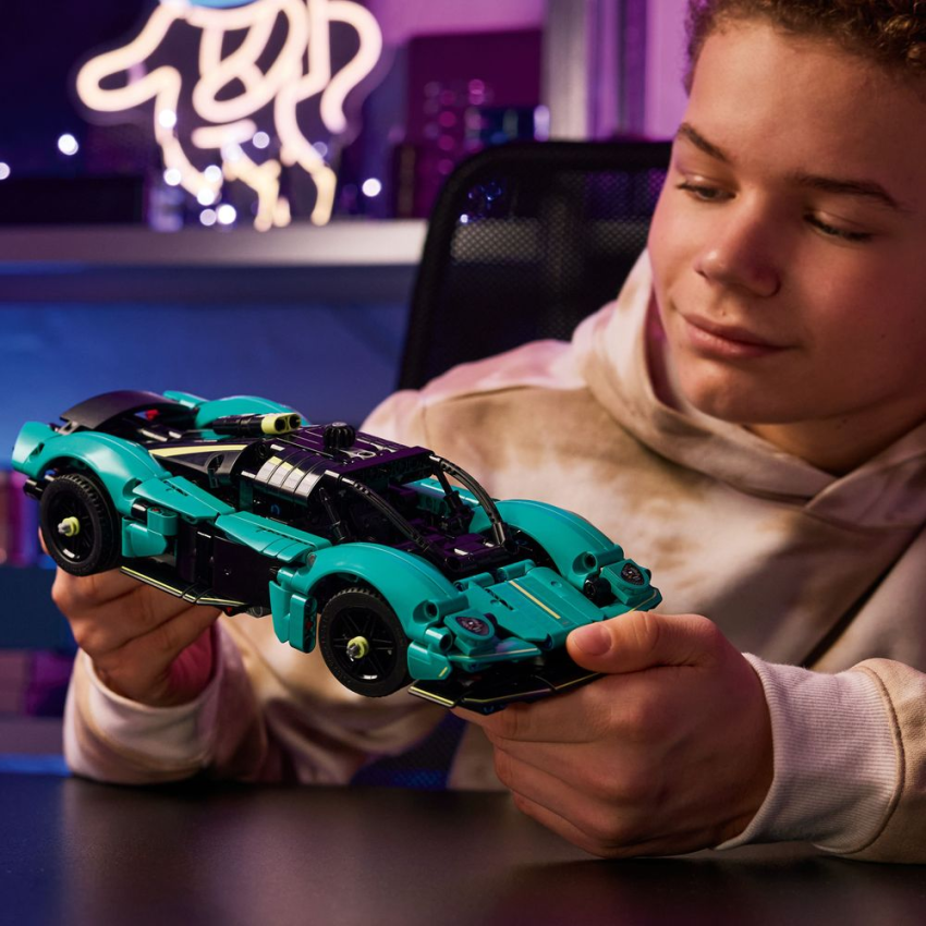 LEGO® Technic 42208 - Aston Martin Valkyrie