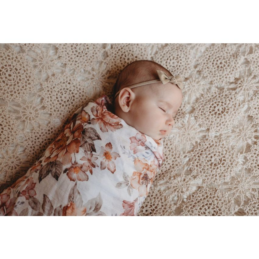 The mini scout - Muslin Swaddle Sunset Floral White