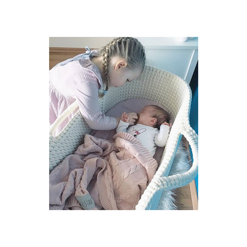 Like Moses - Moseskorb Hellrosa mit Creme Gold Sternchen Bettwäsche