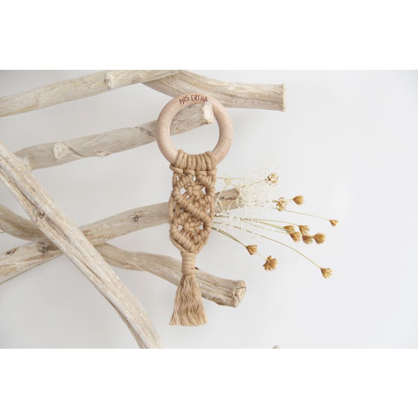 Mrs Ertha - Greifling Macrame Honig