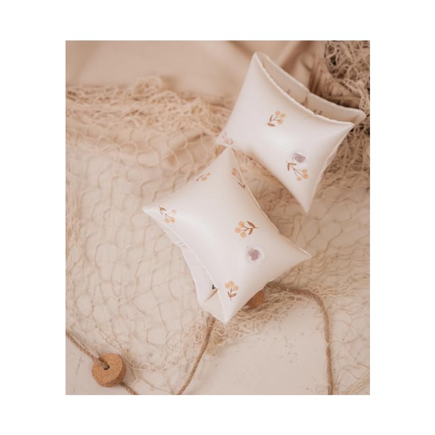 Mrs Ertha - Schwimmflügeli Flower Buds