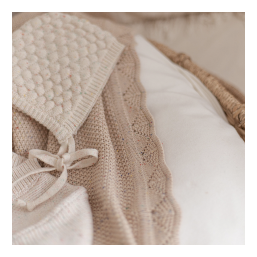 Ziggy Lou - Strick Babymütze Regenbogen gefleckt vanilla