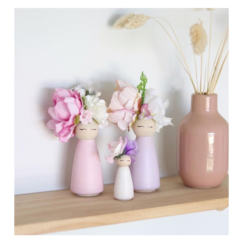 Little Miss Blossom - Püppchenfamilie mit Baby in weiss