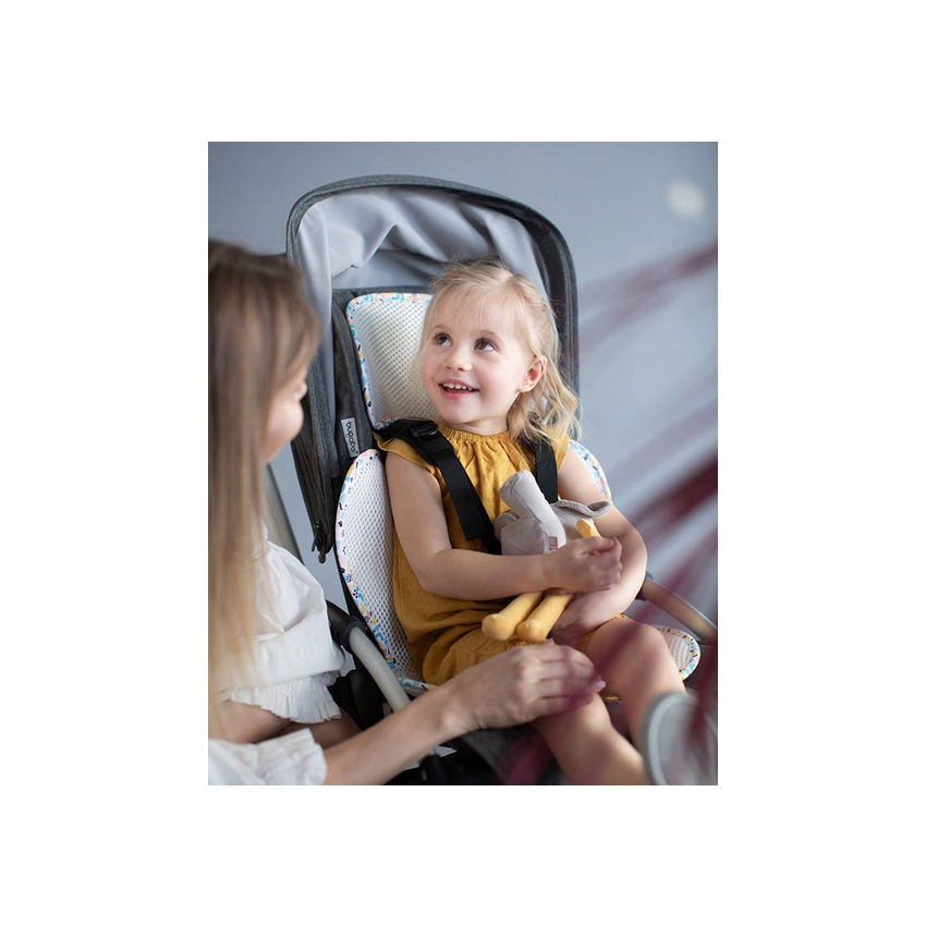 LEOKID - Anti- Schwitz 3D Einlage Kinderwagen / Autositz Confetti Kleinkind