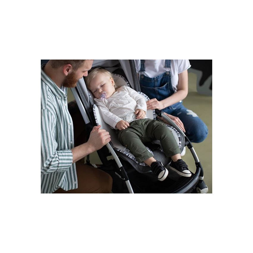 LEOKID - Anti- Schwitz 3D Einlage Kinderwagen / Autositz Confetti Kleinkind