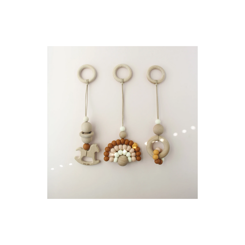 littleCHEW - Play Gym Set Mango Rainbow inkl. Ständer