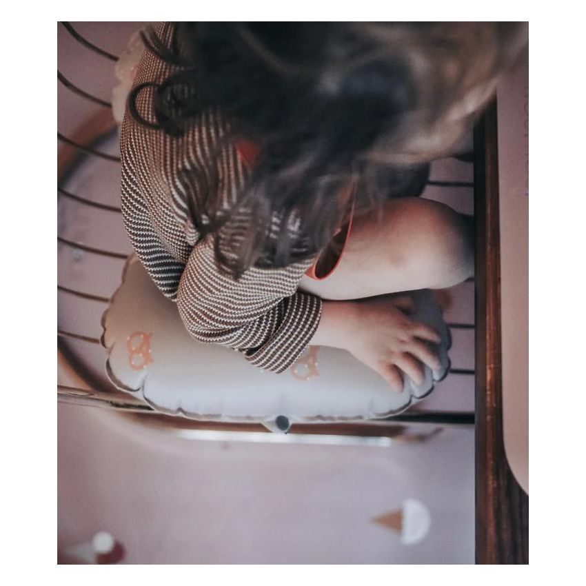 NOUI NOUI - Sitzkissen Brezel