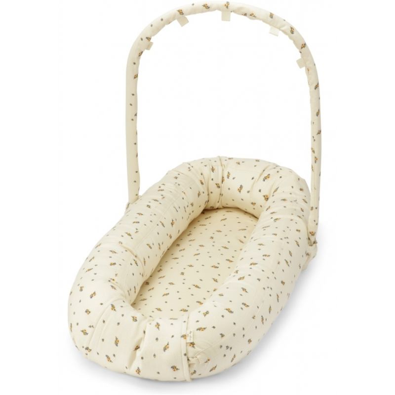 Konges Sløjd - Babynest mit Spielbogen Flower Bouquet