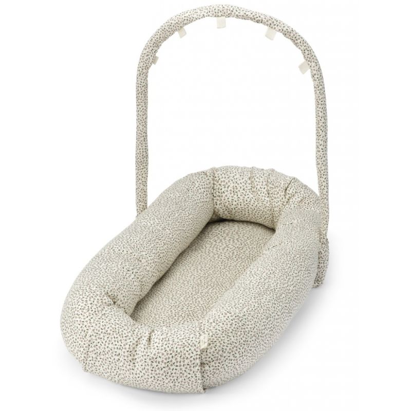 Konges Sløjd - Babynest mit Spielbogen Milk Tank