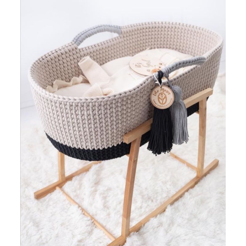 Like Moses - Moseskorb Taupe - Dunkelgrau mit Kissen und Bettwäsche Weiss