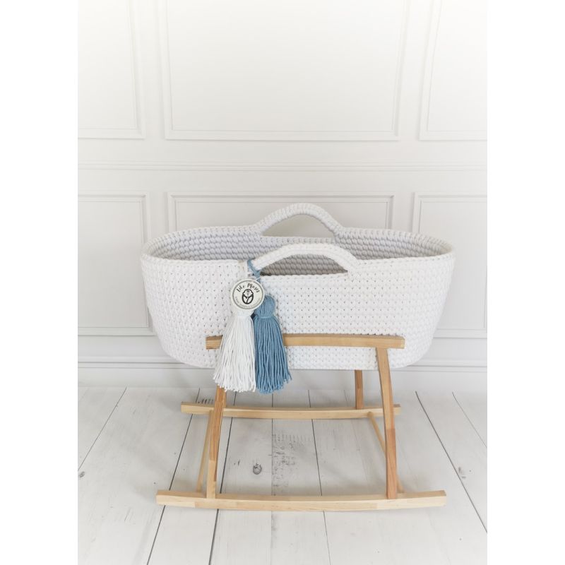 Like Moses - Moseskorb Weiss mit grau-weisser Bettwäsche Sternchen