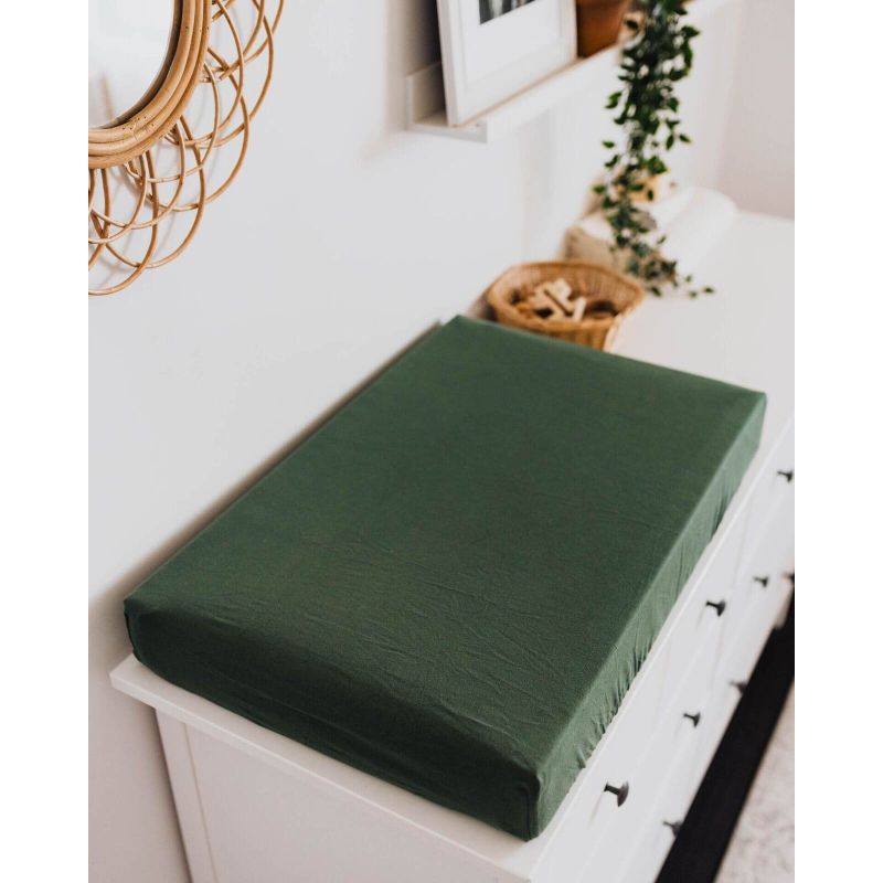 Snuggle Hunny - Spannbezug für Wiege, Kinderwagen & Wickelmatte Olive