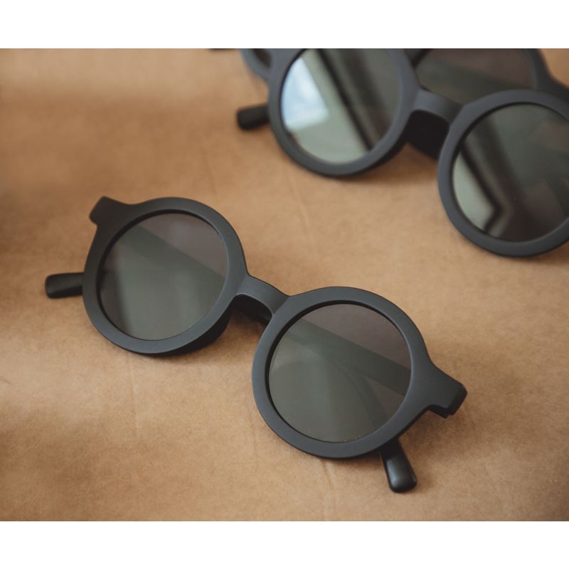 Mrs Ertha - Mama & Papa Sonnenbrille Erwachsene Black Bean