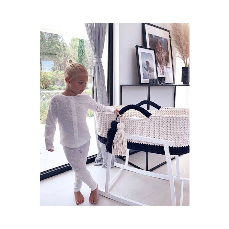 Like Moses - Moseskorb Schwarz - Weiss mit Kissen und Bettwäsche Weiss