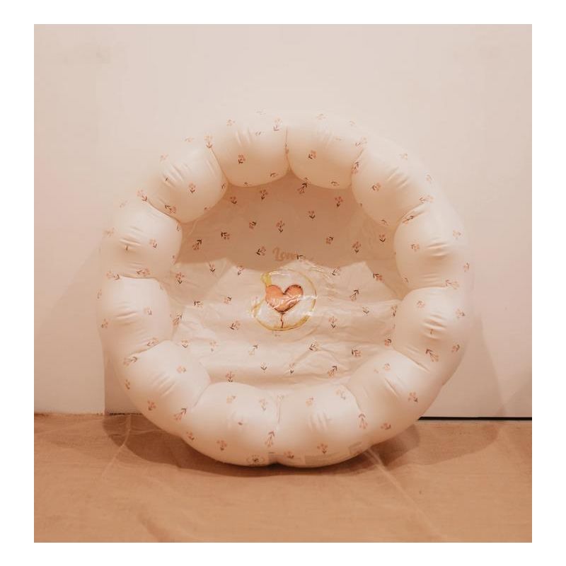 Mrs Ertha - Plantschbecken Flower Buds