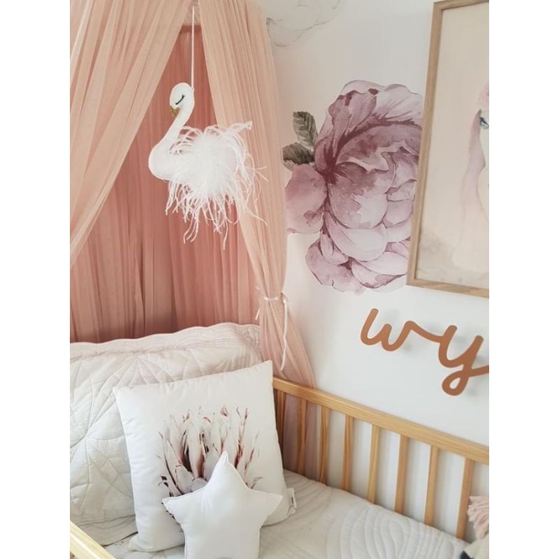 Poppet and Wildflower - Hängender Schwan mit Federn