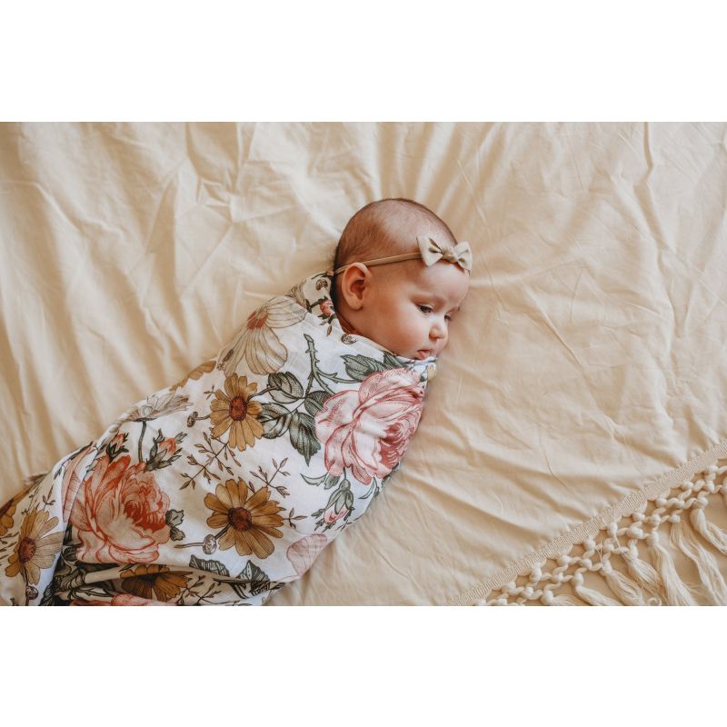 The mini scout - Muslin Swaddle Garden Floral White