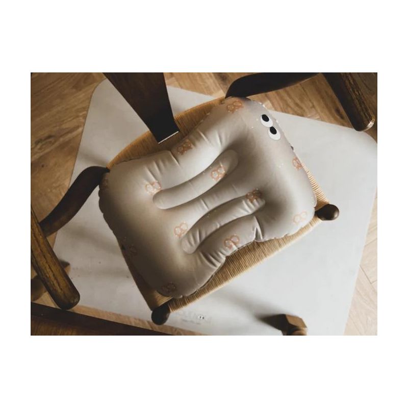 NOUI NOUI - Sitzkissen Brezel