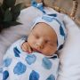 Snuggle Hunny - Ocean Skies Snuggle Puck- Sack mit Beanie